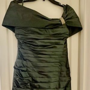 RICKIE FREEMAN FOR TERI JON - ELEGANT EMERALD TAFFETA EVENING GOWN
